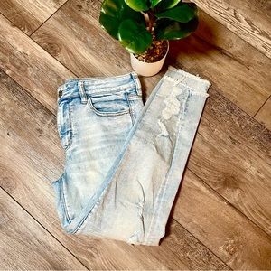 American Eagle Ne(x)t Level Ripped Jegging Crop Women’s Size 12